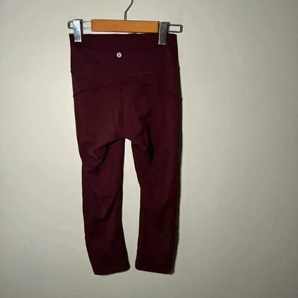 Lululemon Invigorate High-Rise Crop 17" Red Merlot 4 - Picture 5 of 9
